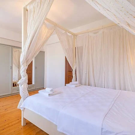 Ayse Gadin Hotel *